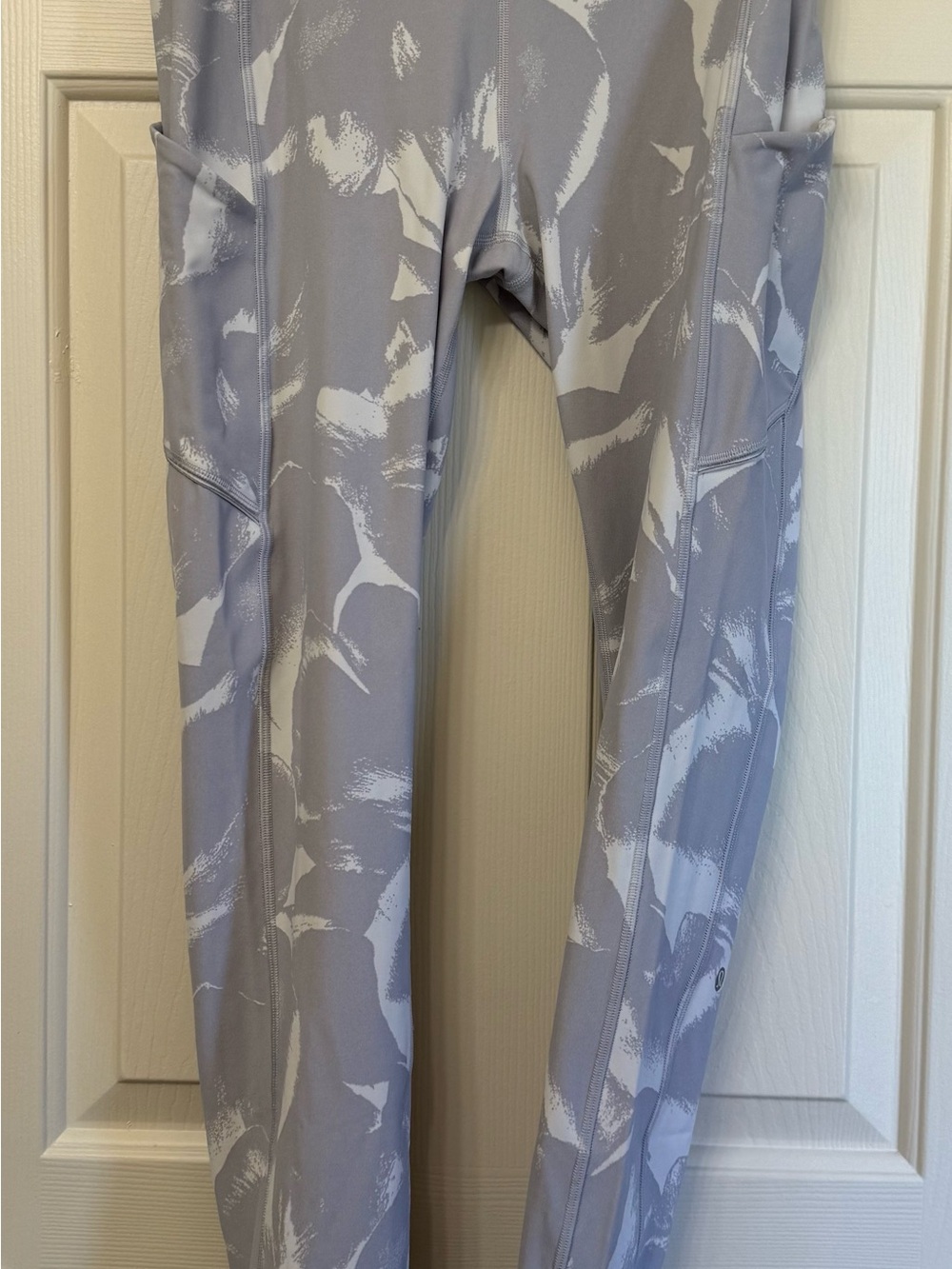 Womens lululemon grey and white luxtreme tights